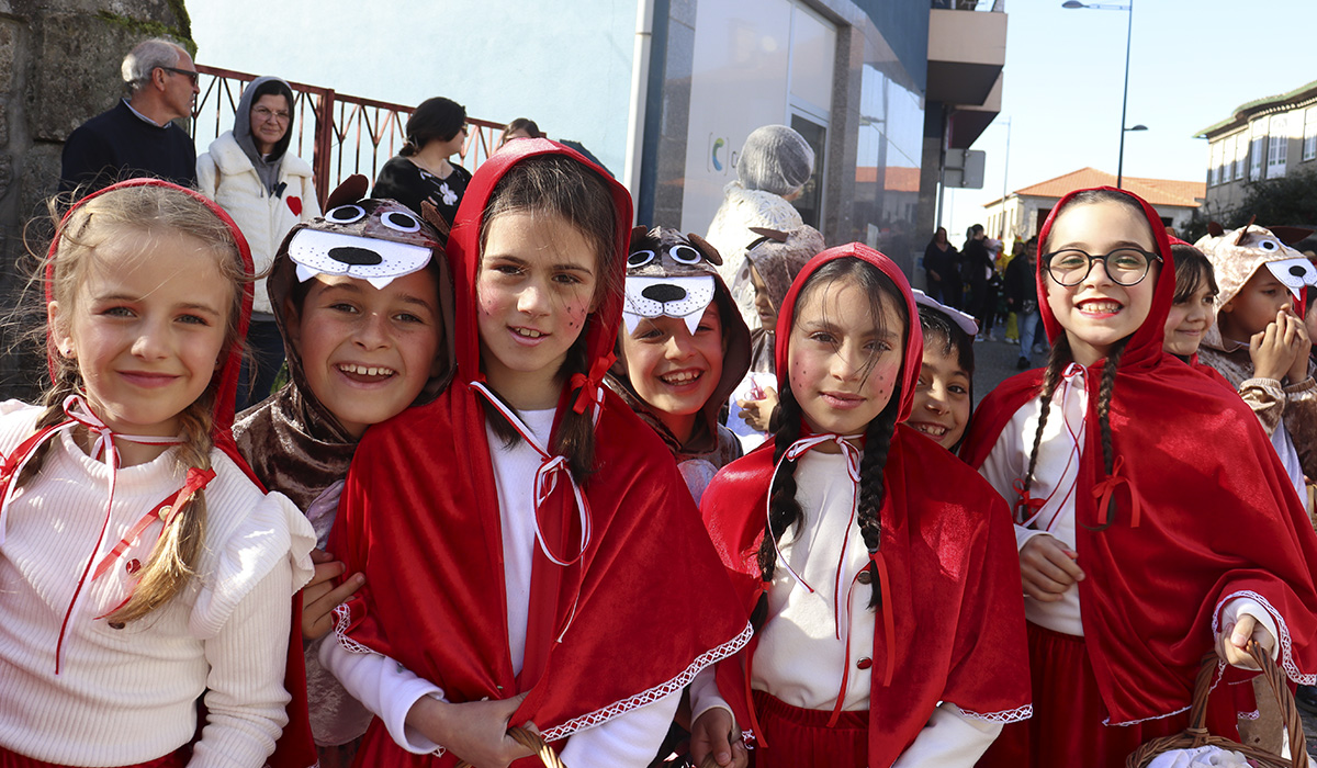 Cinfães vibrou com o regresso do desfile de Carnaval!