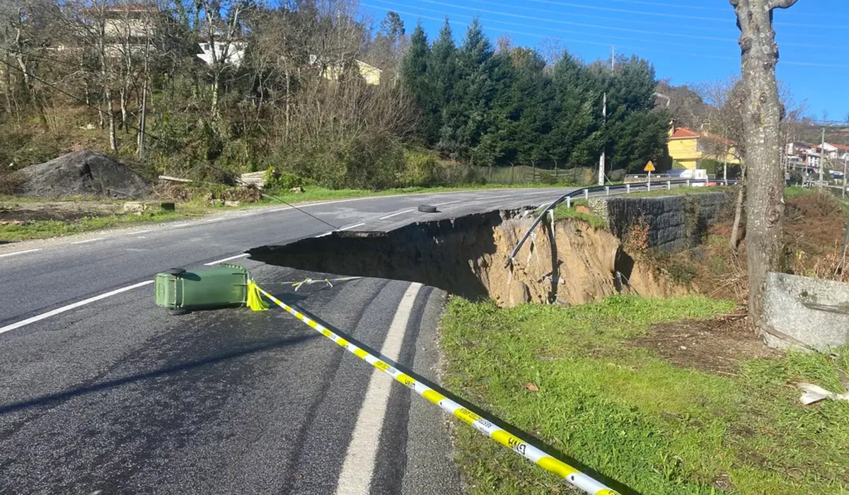 Informação- Derrocada em Santiago de Piães, EN222
