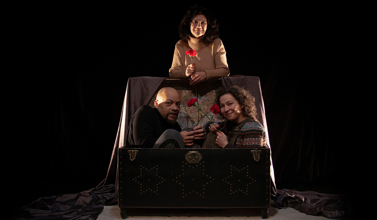 Teatro “O Tesouro” no Largo do Couto, em Souselo