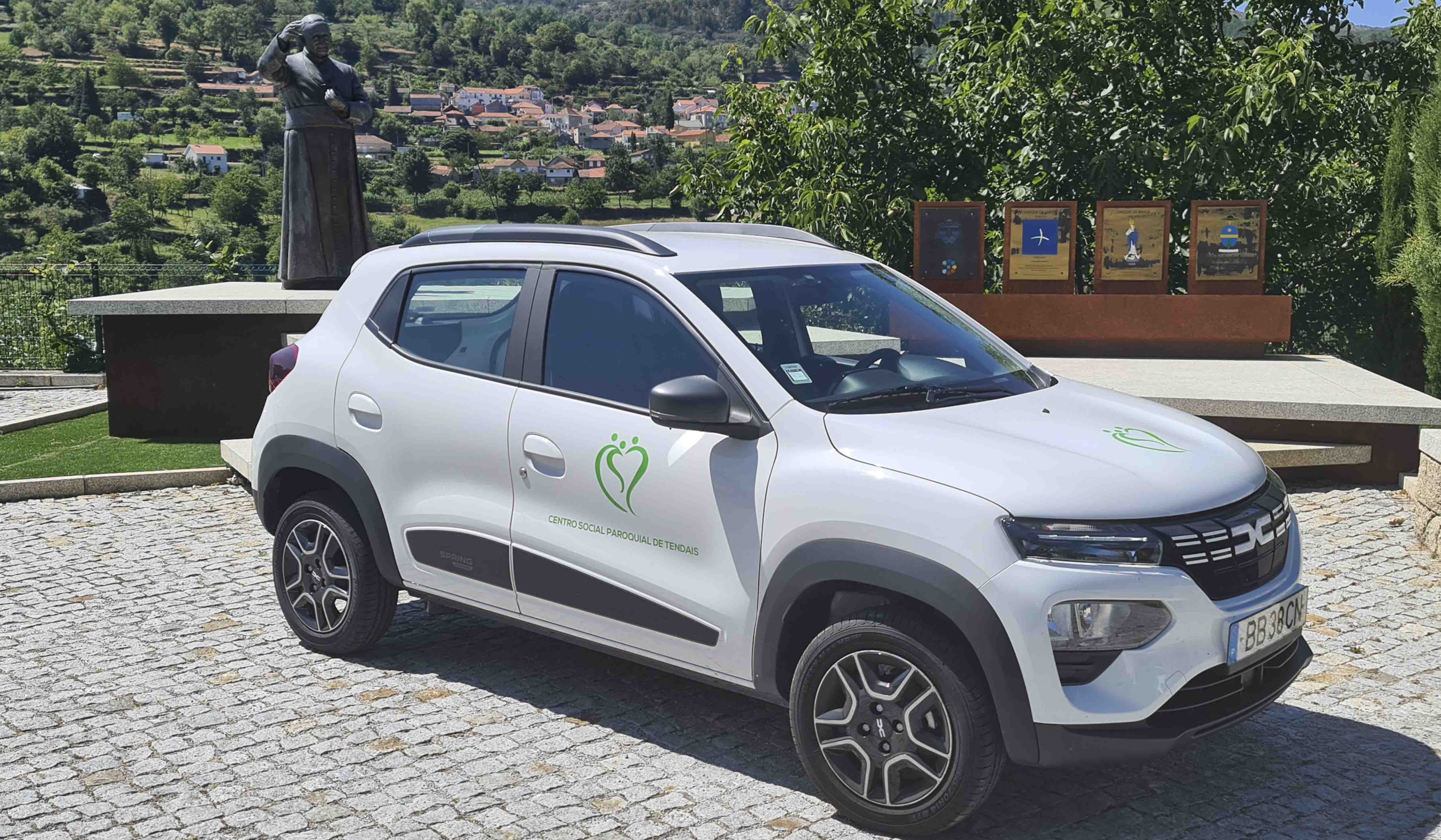 Câmara apoia aquisição de viatura para Centro Social de Tendais