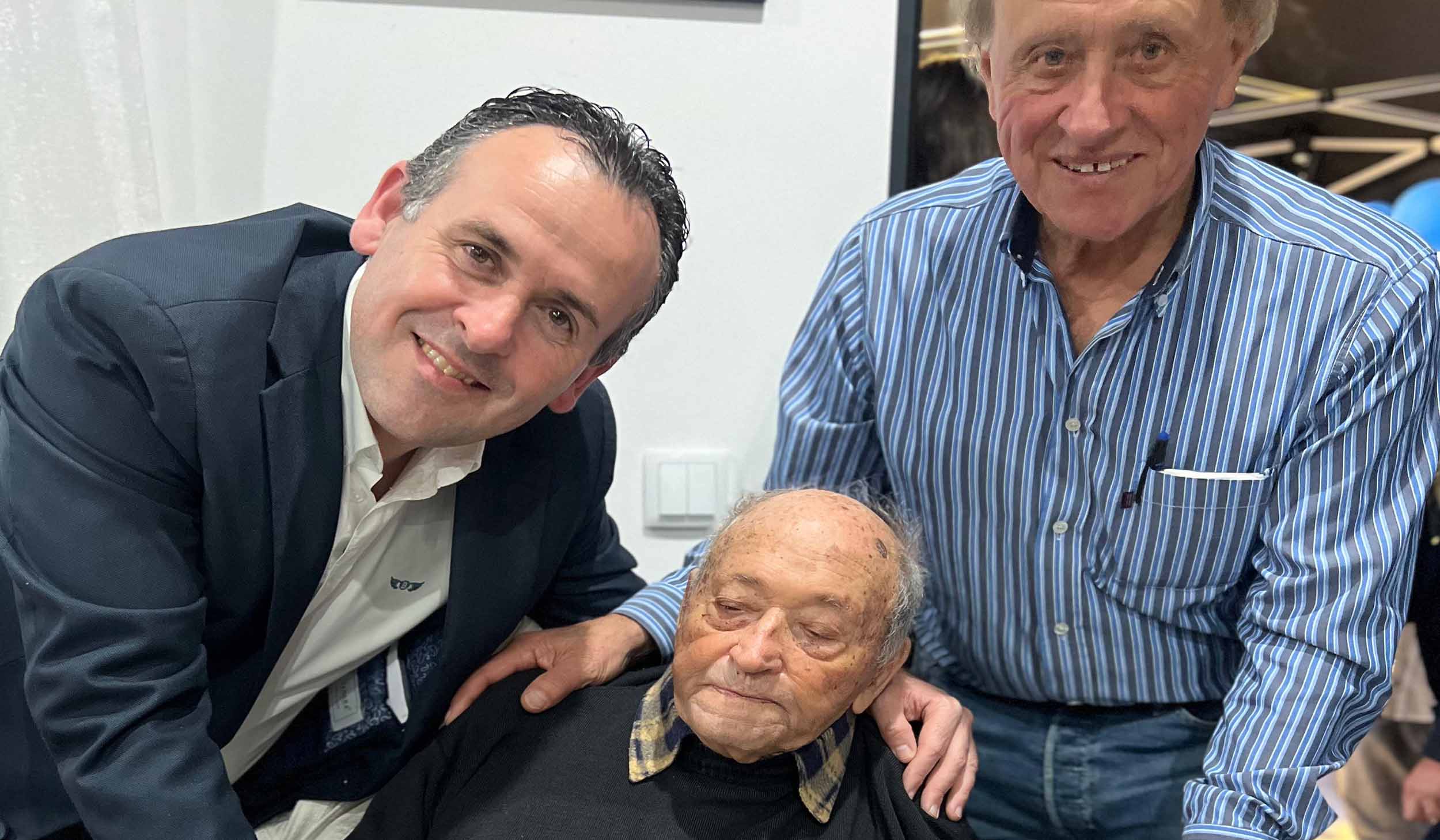 Um Século de Vida: Homenagem ao Sr. Manuel de Oliveira