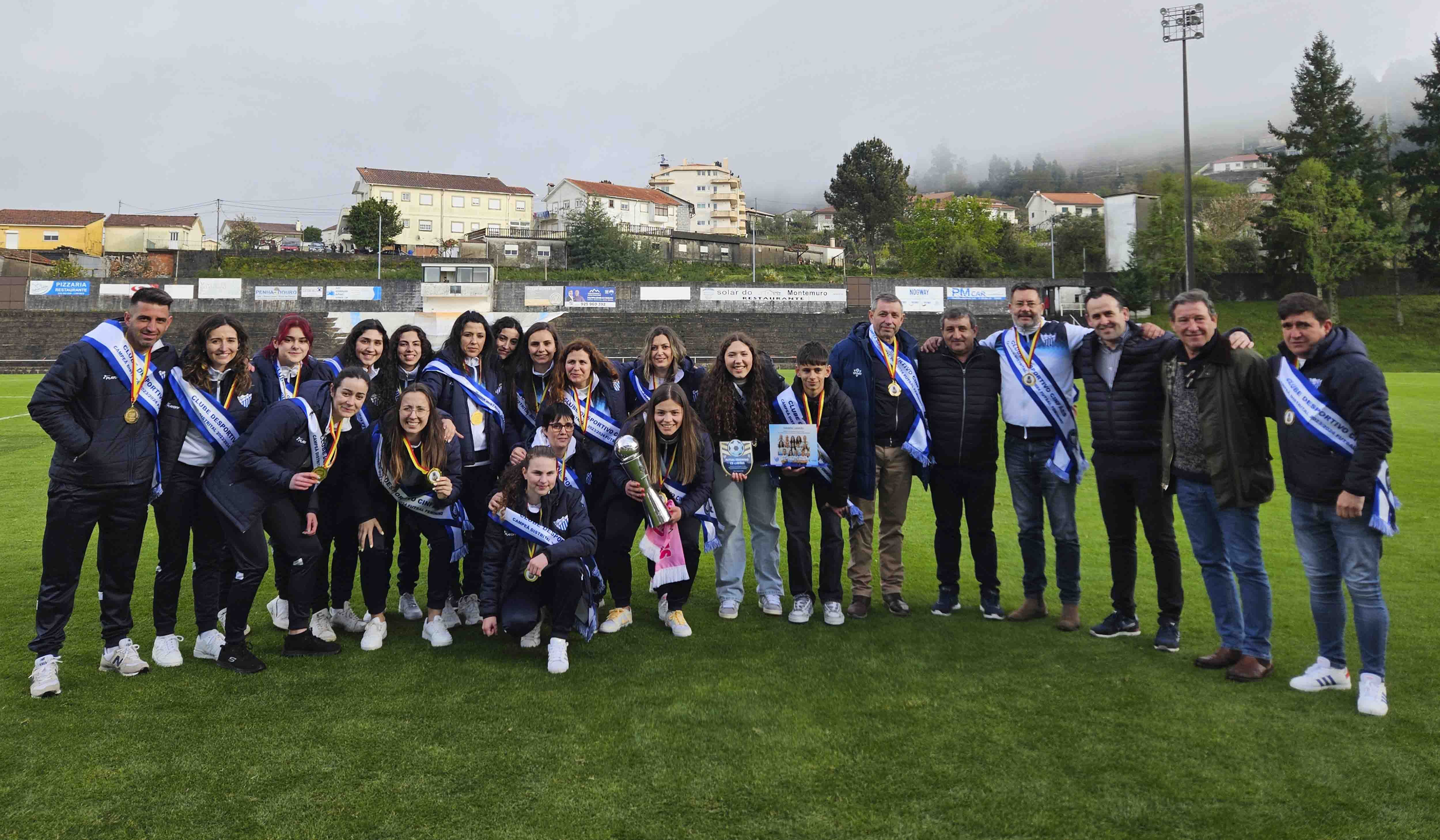 Equipa feminina de futsal do C.D. Cinfães venceu o Campeonato Distrital de Futsal da 1ª Divisão