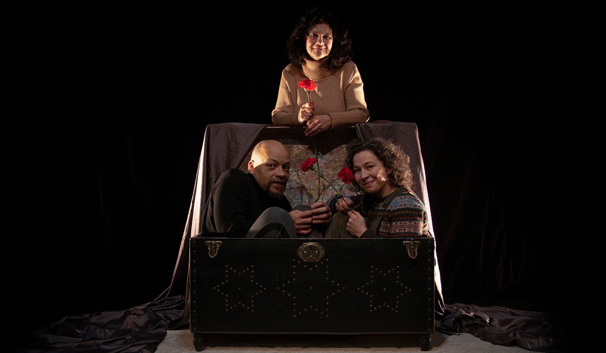 Teatro “O Tesouro” no Largo do Couto, em Souselo