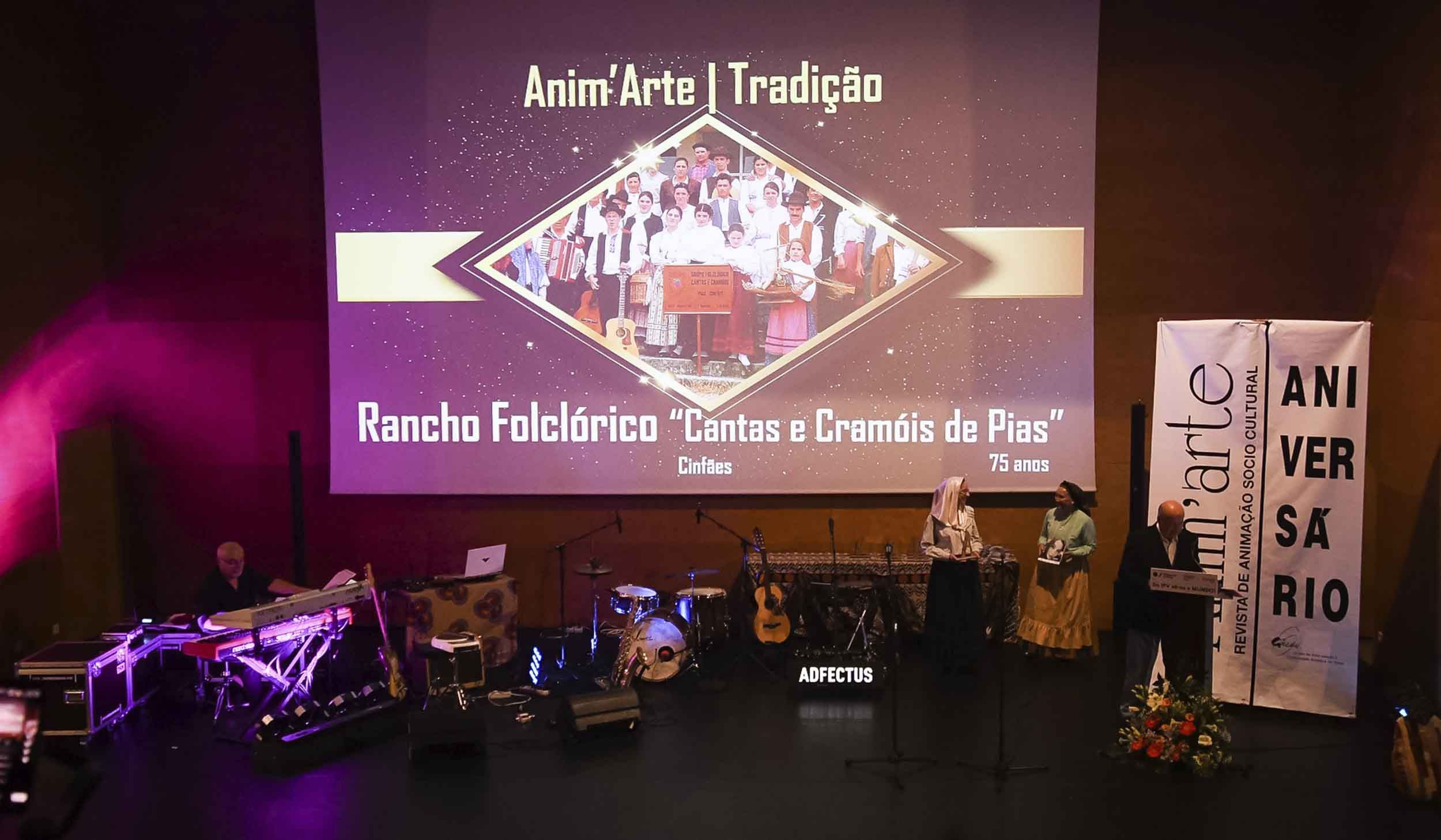 Anim’Arte premeia Grupo Folclórico Cantas e Cramóis de Pias - Cinfães